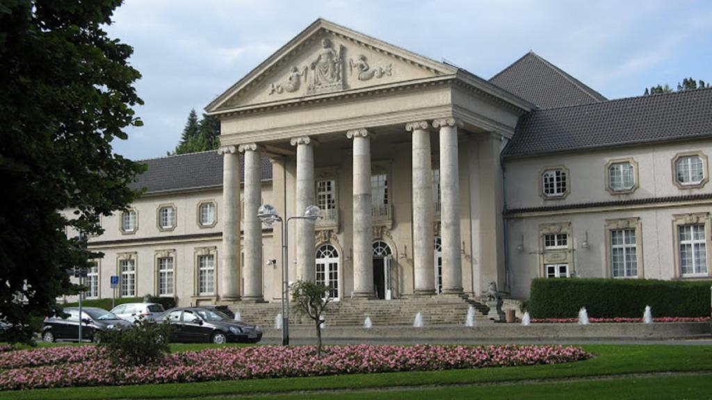 Hotel Platinium Aachen Bagian luar foto