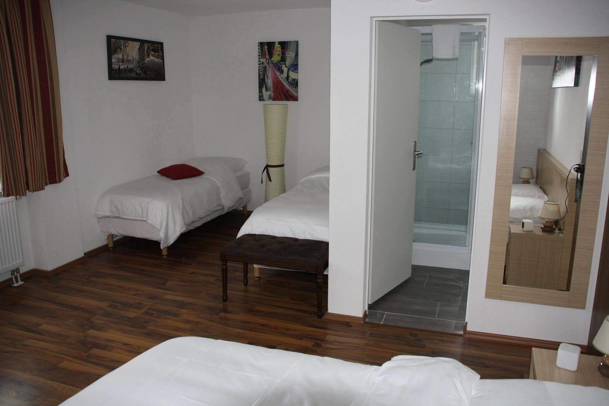 Hotel Platinium Aachen Bagian luar foto