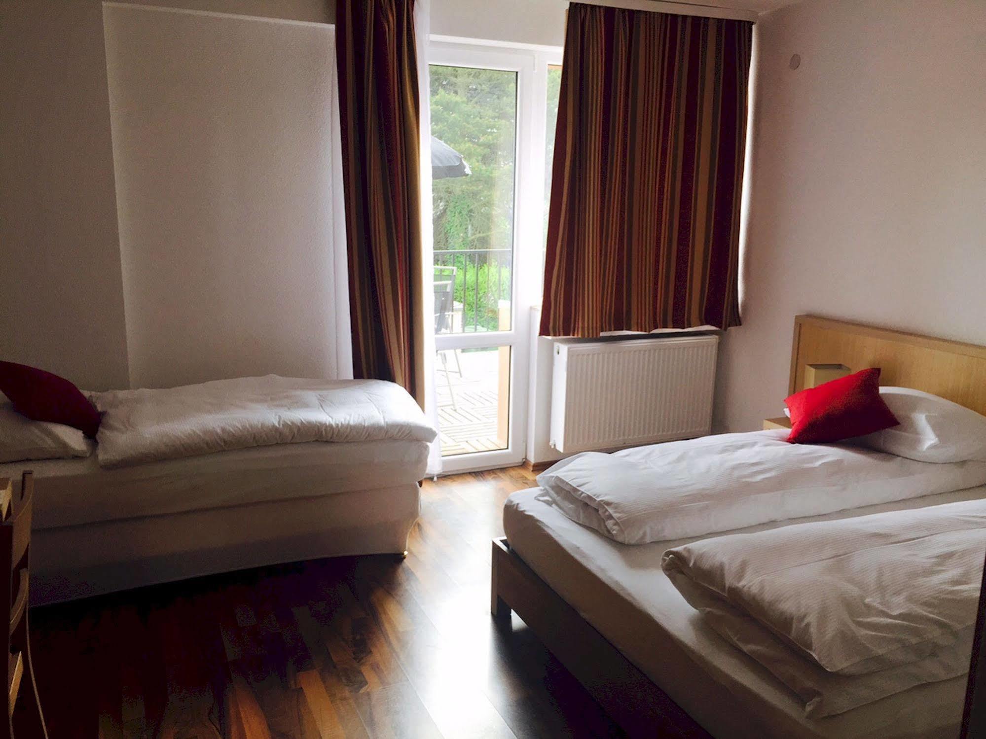 Hotel Platinium Aachen Bagian luar foto